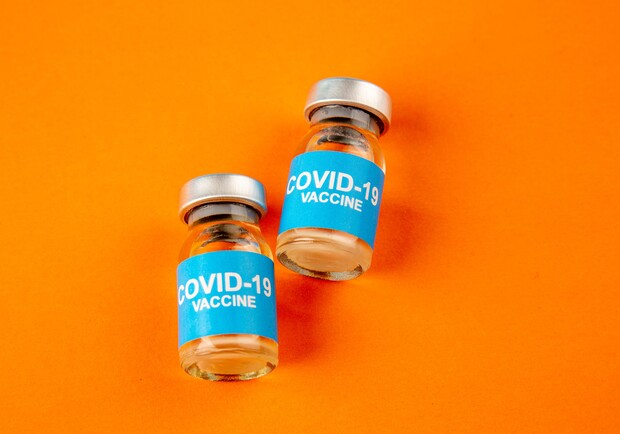 Получи ответ: можно ли делать прививку от COVID-19 людям с аллергией - фото: freepik.com