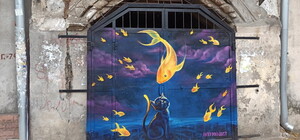 Кот и золотые рыбки: в центре Одессы появился красочный мурал