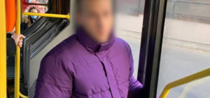 Вот так удача: в Киеве троллейбусная дверь помогла задержать безбилетника