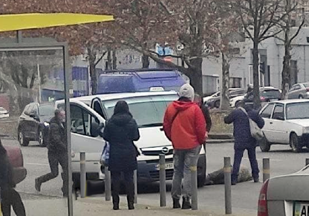 На проспекте Поля авто сбило женщину - фото: t.me/truexadnepr