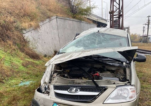 В ДТП на Амурском мосту пострадали пассажирки такси - фото: Днепр Оперативный