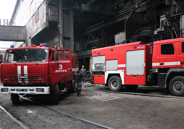 Пожар на заводе Евраз в Днепре: технологический процесс приостановили - фото dp.dsns.gov.ua