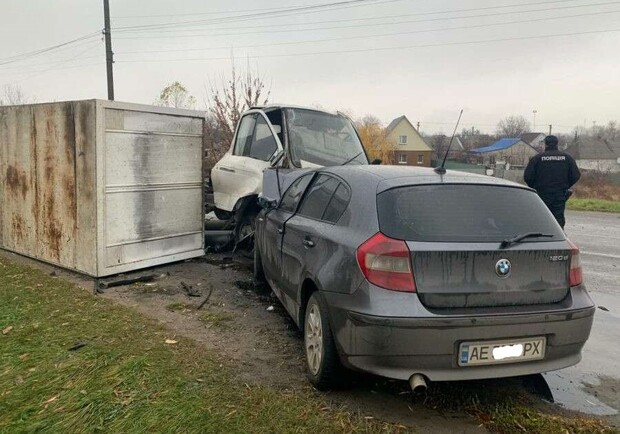 В Новомосковске столкнулись грузовик и легковушка: погибла беременная. Фото: dpchas.com.ua