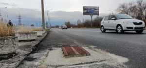 И так сойдет: на Набережной установили опасные для авто ливневки