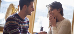 Днепрянин сделал предложение девушке во время экскурсии в музее (видео)