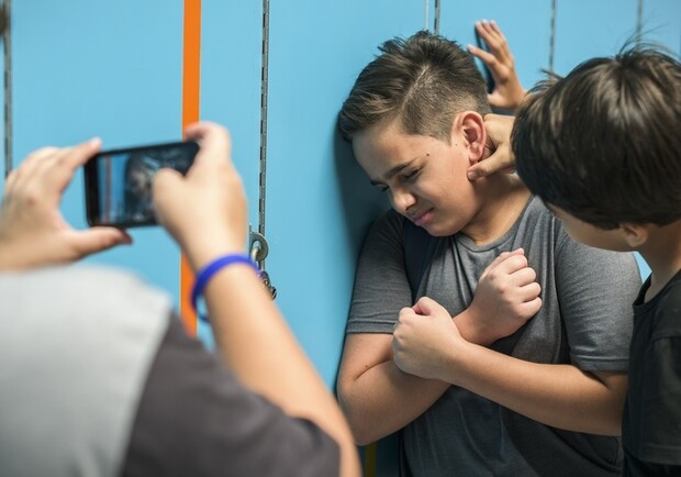 В Днепре мама 6-классника заявила, что ее сына избивают в школе - 