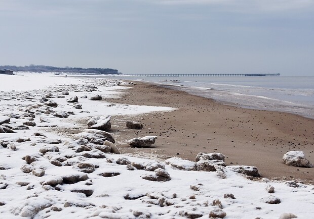 На берегу Днепра откроют зимний пляж - 