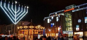 В центре Днепра перевернули Ханукию (видео момента)