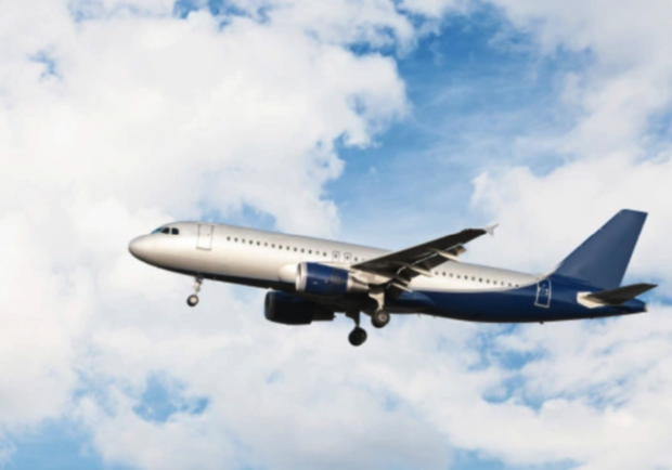 Аэропорт Днепра внезапно отказал авиакомпании в рейсах во Львов 