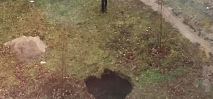 У детской больницы на Леваде провалилась земля