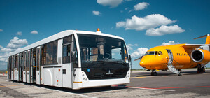 В аэропорту Запорожья появились перронные автобусы