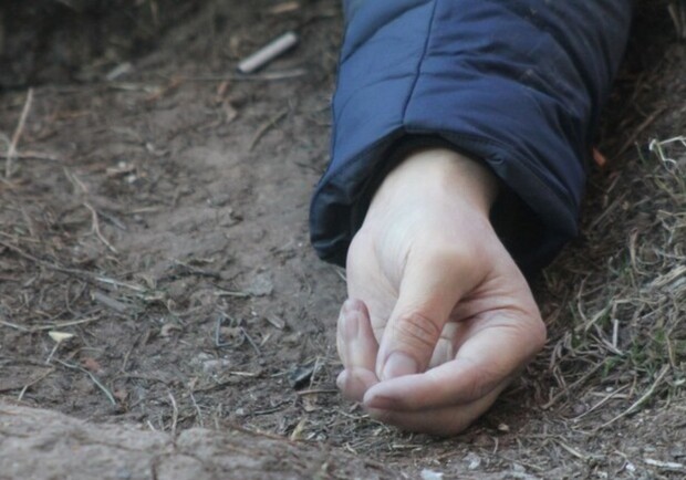 В лесополосе под Днепром нашли тело, завернутое в ковролин - 