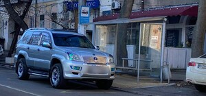 Новый год у автохамов в Одессе: свежая фотоподборка плохой парковки 