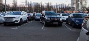 Недоучились: свежая фотоподборка плохой парковки в Одессе