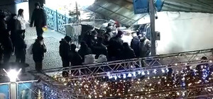 В центре Днепра мужчина с ножом бросался на прохожих (видео)