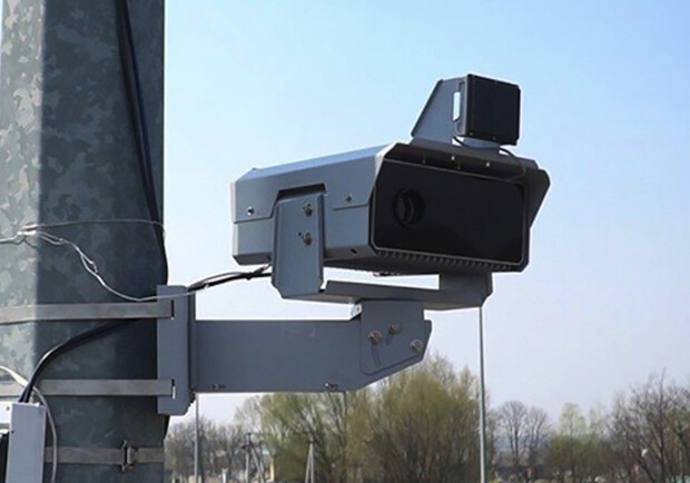 В Днепре на Набережной установили камеру автофиксации скорости движения автомобилей 