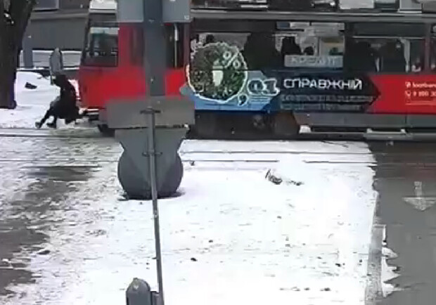 В центре Днепра трамвай сбил женщину - 