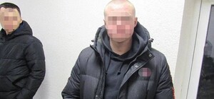 На Позняках мужчина стрелял в строителя, который делал ремонт в соседней квартире