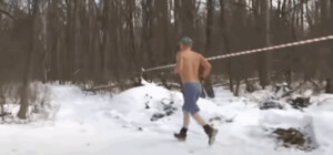 У Пущі-Водиці поставлено рекорд: чоловік пробіг із голим торсом 42 км