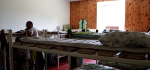 Трудовое рабство под видом реабилитации: в Харькове наркозависимых заставляли работать на стройке