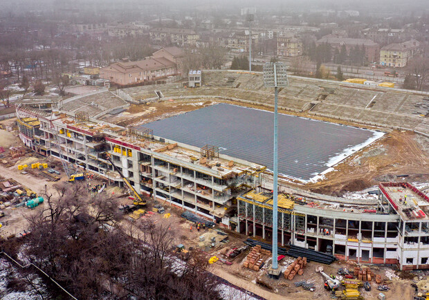 В Кривом Роге впервые за 10 лет реконструируют стадион "Металлург" - 