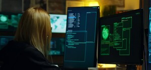 В Днепре сотрудница банка за криптовалюту продавала данные клиентов