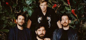 Британская рок-группа Foals выпустила новый клип, снятый в Киеве