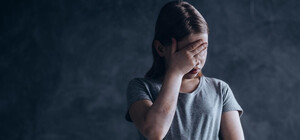 Киевлянина, который развращал двух школьниц, посадили в тюрьму 