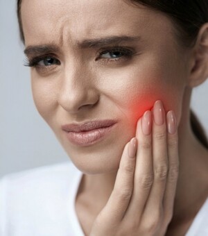 Со стоматологами и другими врачами: какие частные клиники работают в Днепре во время войны