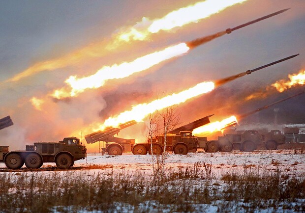 Российские оккупанты из "Градов" обстреляли село в Днепропетровской области - фото: nikvesti.com