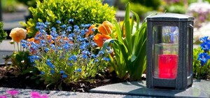 Жителей двух районов Днепропетровщины попросили не ходить на кладбища