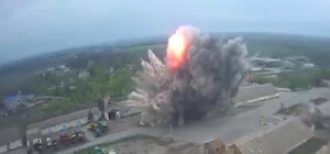 Оккупанты нанесли ракетный удар по элеватору на Днепропетровщине (видео)