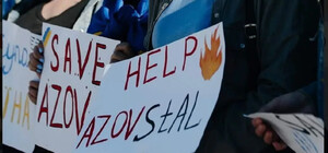 Родным защитников Мариуполя не дали провести митинг в центре Киева