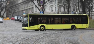 Через проблеми з пальним у Львові курсує менше автобусів