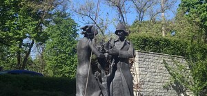 У Дніпрі демонтували пам’ятник комсомольцям