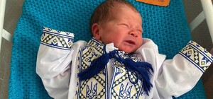 В Харькове новорожденным подарили вышиванки (фото)