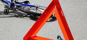 В Одессе парень на велосипеде попал под троллейбус