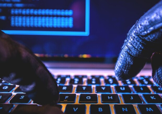 Нова кібератака на державні організації України: хакери використовують тему зарплат 