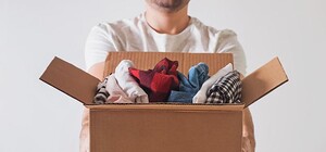 Харків'ян просять поділитися речами з людьми, які втратили житло через обстріли