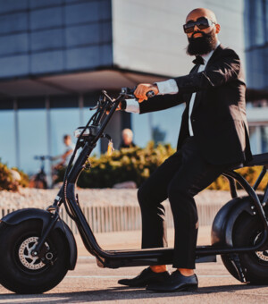 Нужны ли права на электроскутер и во сколько обходится на нем ездить