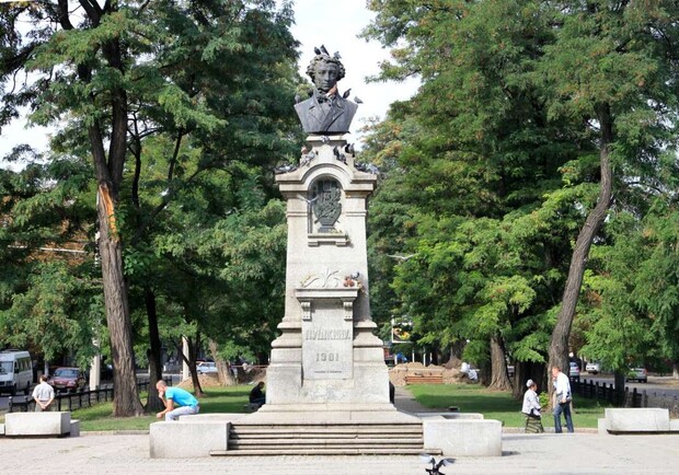 "Это уголовное дело": Филатов прокомментировал демонтаж памятника Пушкину - 
