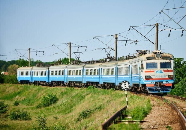 "Укрзализныця" назначила дополнительные пригородные поезда из Днепра - 