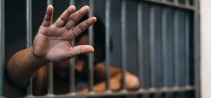 Троє в'язнів колонії на Львівщині отримали ще один термін за шахрайство в інтернеті