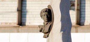 В Запорожье демонтировали памятник Александру Пушкину