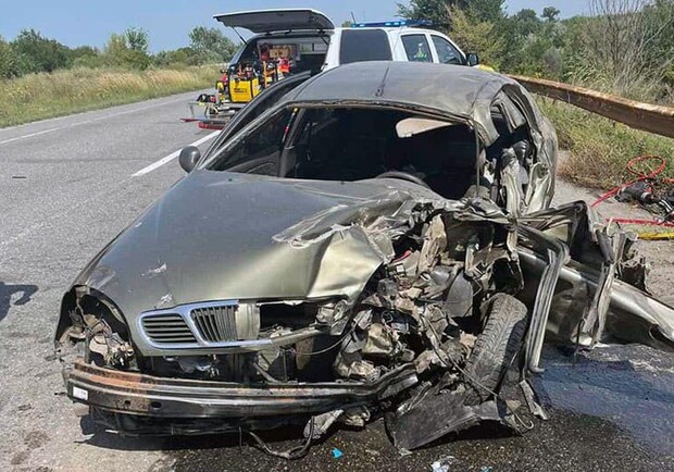 На Днепропетровщине на трассе произошло серьезное ДТП: пострадали два человека 