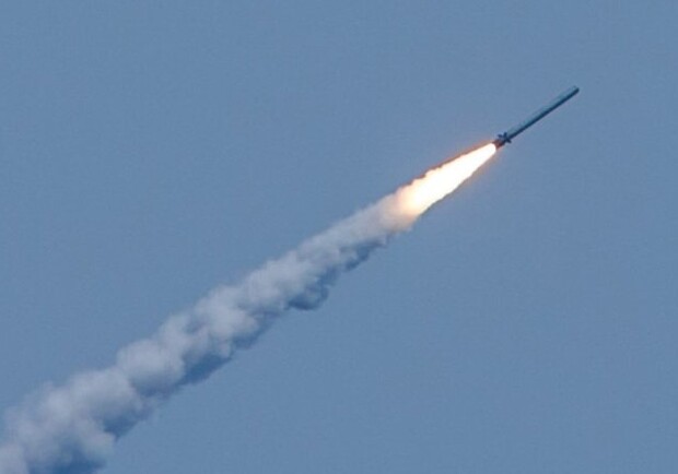 Над Дніпропетровщиною збили ворожу ракету 