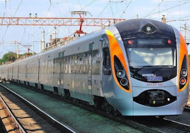"Укрзалізниця" обновила расписание поезда Интерсити+ из Днепра в Киев 