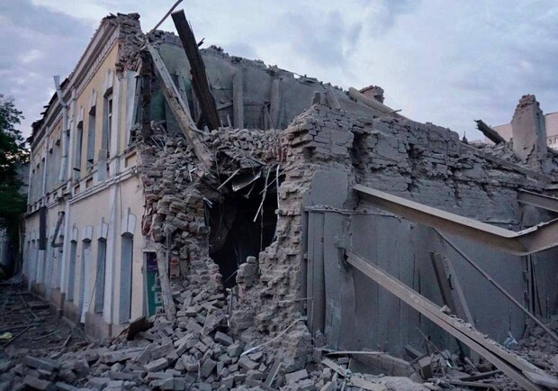Інструкція: куди звертатися жителям Дніпра, які постраждали внаслідок ракетного обстрілу - 