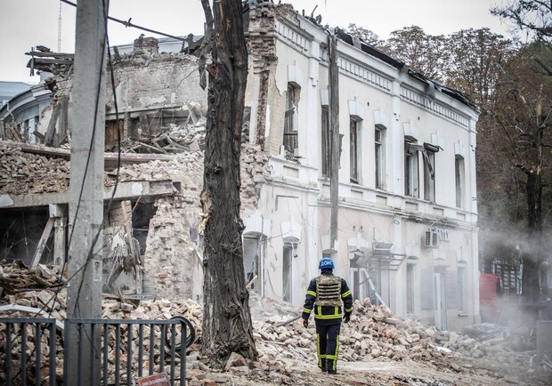 Наслідки ракетного удару по Дніпру: троє постраждалих і півсотні пошкоджених будинків - 