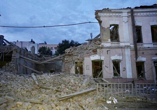 На День міста окупанти завдали ракетного удару по центру Дніпра - 